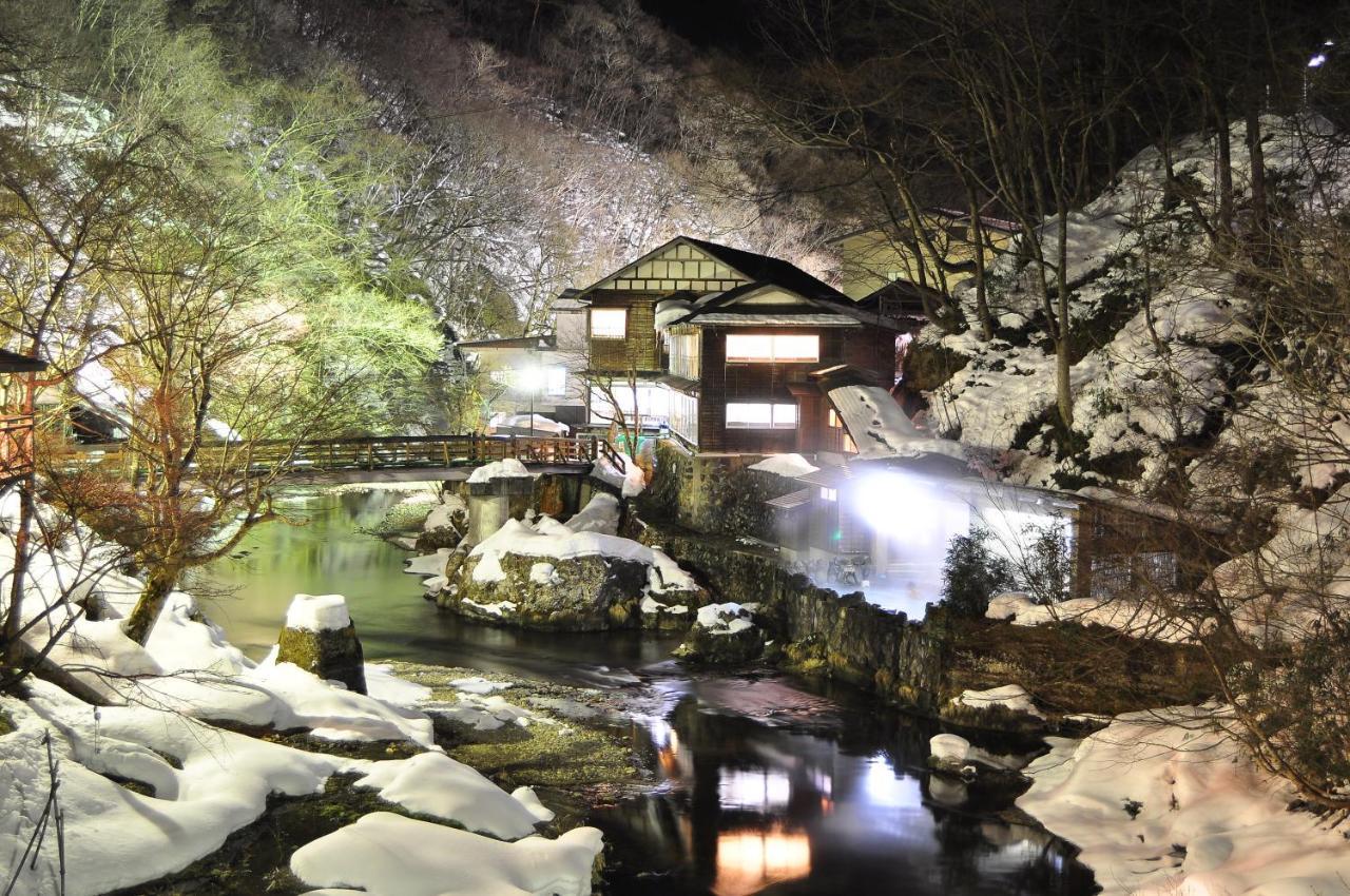 傳統日式旅館 Osawa Onsen Sansuikaku 3*
